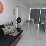 Ubatuba - Apartamento Com Churrasqueira E Piscina